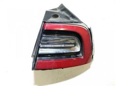 Model 3 - Rechter Achterlicht - Carrosserie zijde