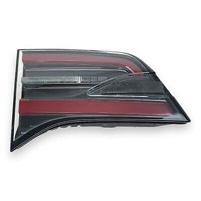 Model X 2021+ TAIL LAMP ASSEMBLY LIFTGATE LEFT HAND