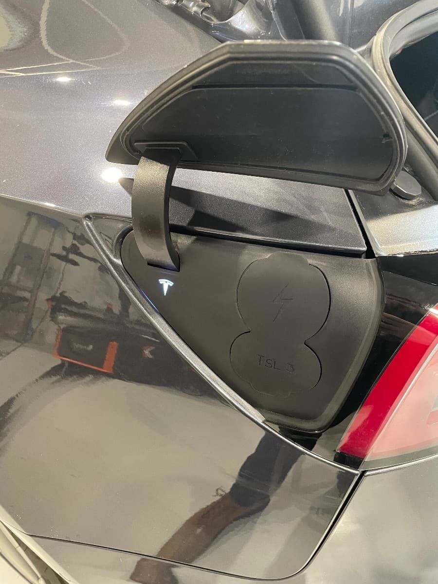 Model 3 / Model Y - afdekking voor laadpoort