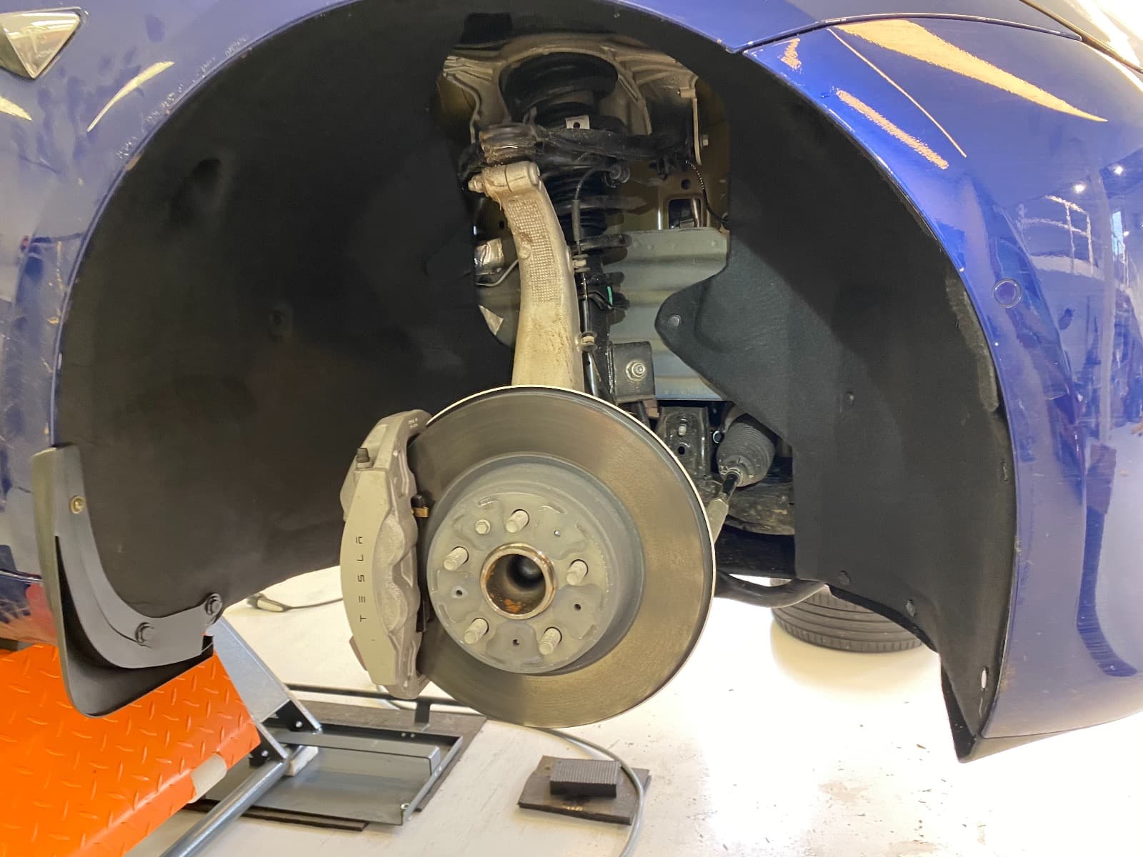 Model 3 - Isolerende wielkast bekleding