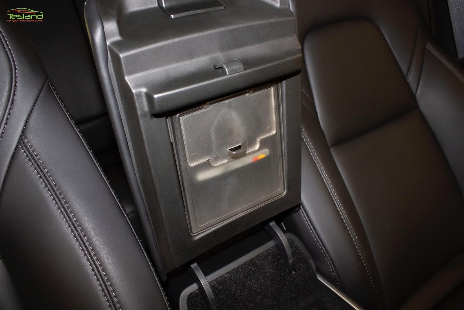 Model 3/Y - Geheim compartment voor in de armsteun