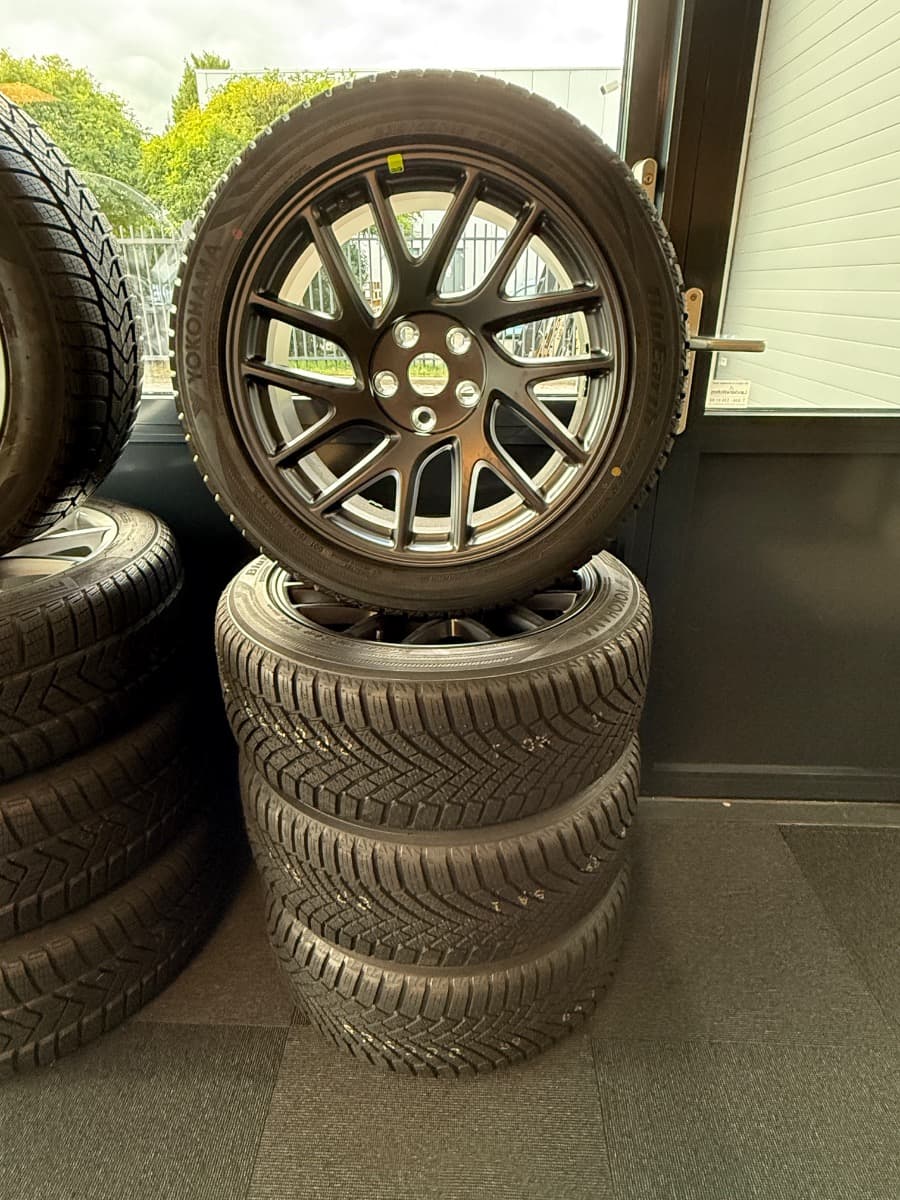 Model 3 18" OEM Photon velgen met winterbanden