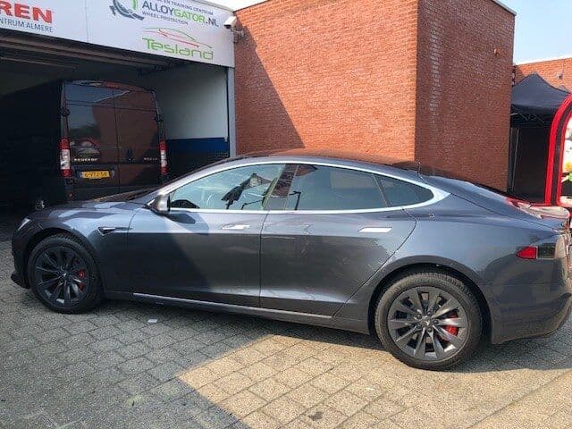 Model S - Autoramen tinten XPEL XR (hittewerende folie)