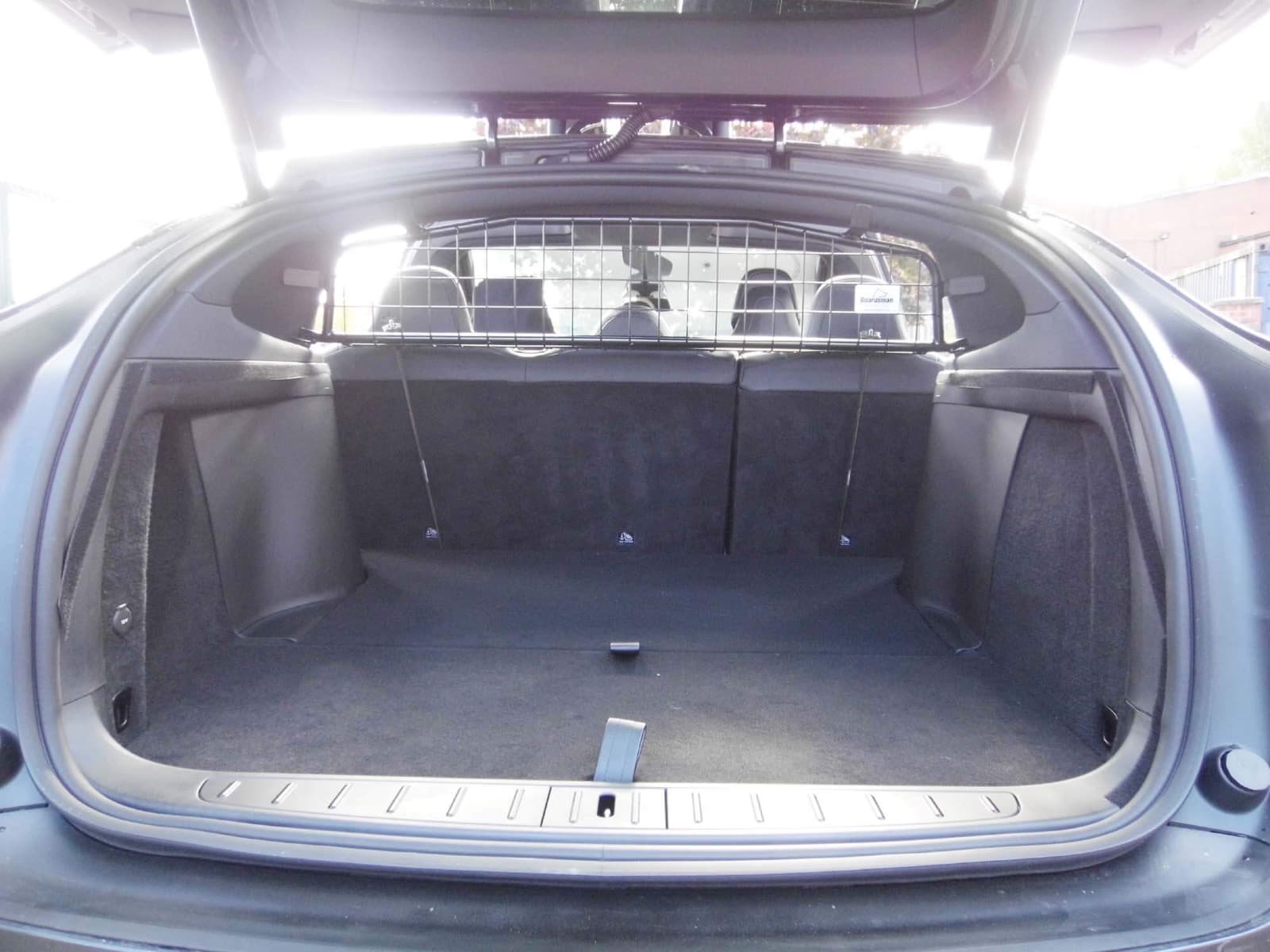 Tesla Model X Hondenrek (Tweede Rij)