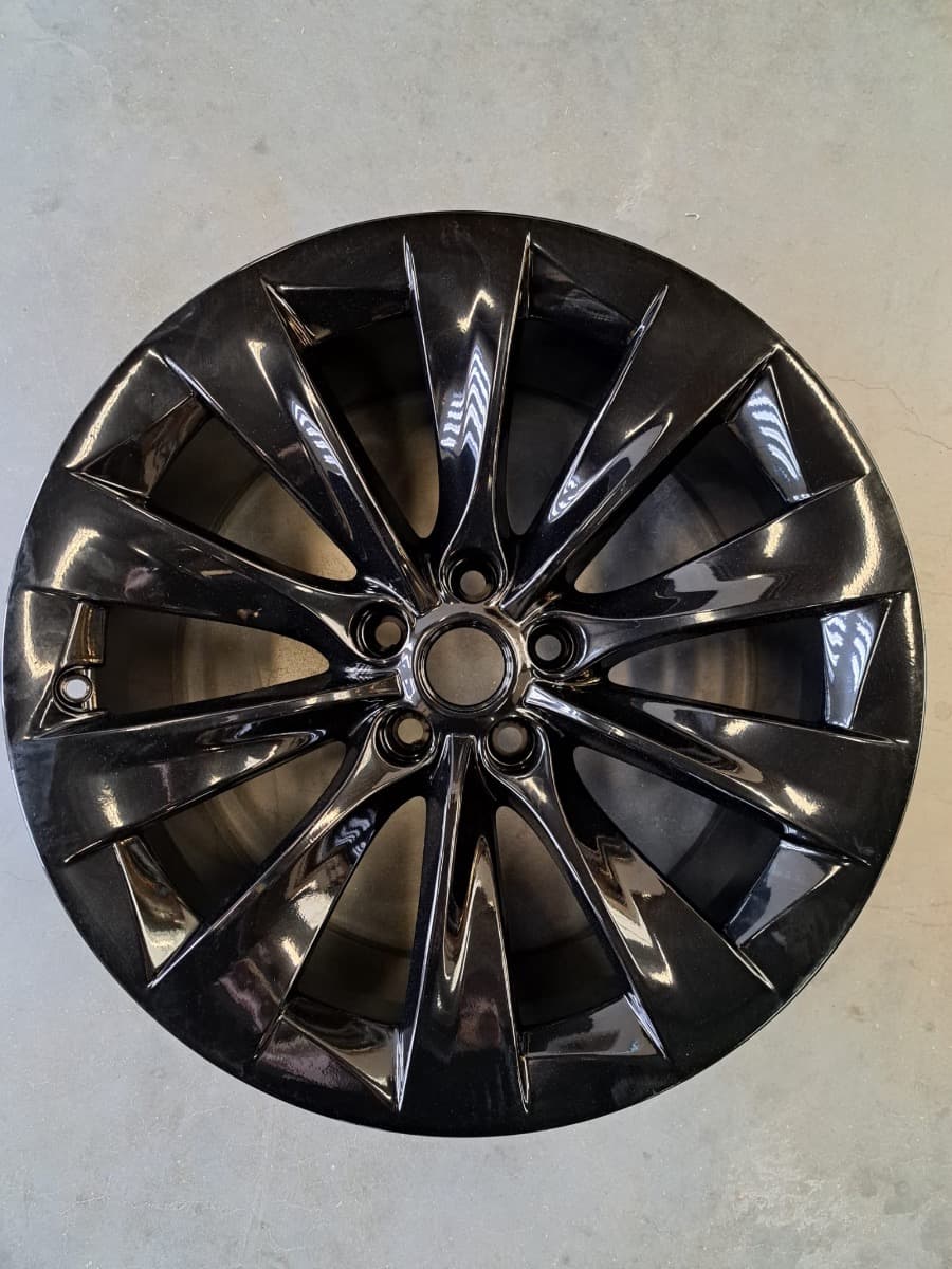 Model X - BLACK SLIPSTREAM Breedset Velgenset - FRONT 20 X 9.0J ET 35 - REAR 20 X 10J ET 35