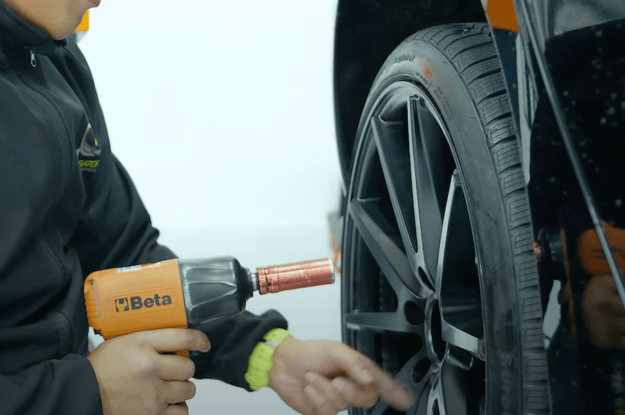 Lakstift voor Tesla wielen