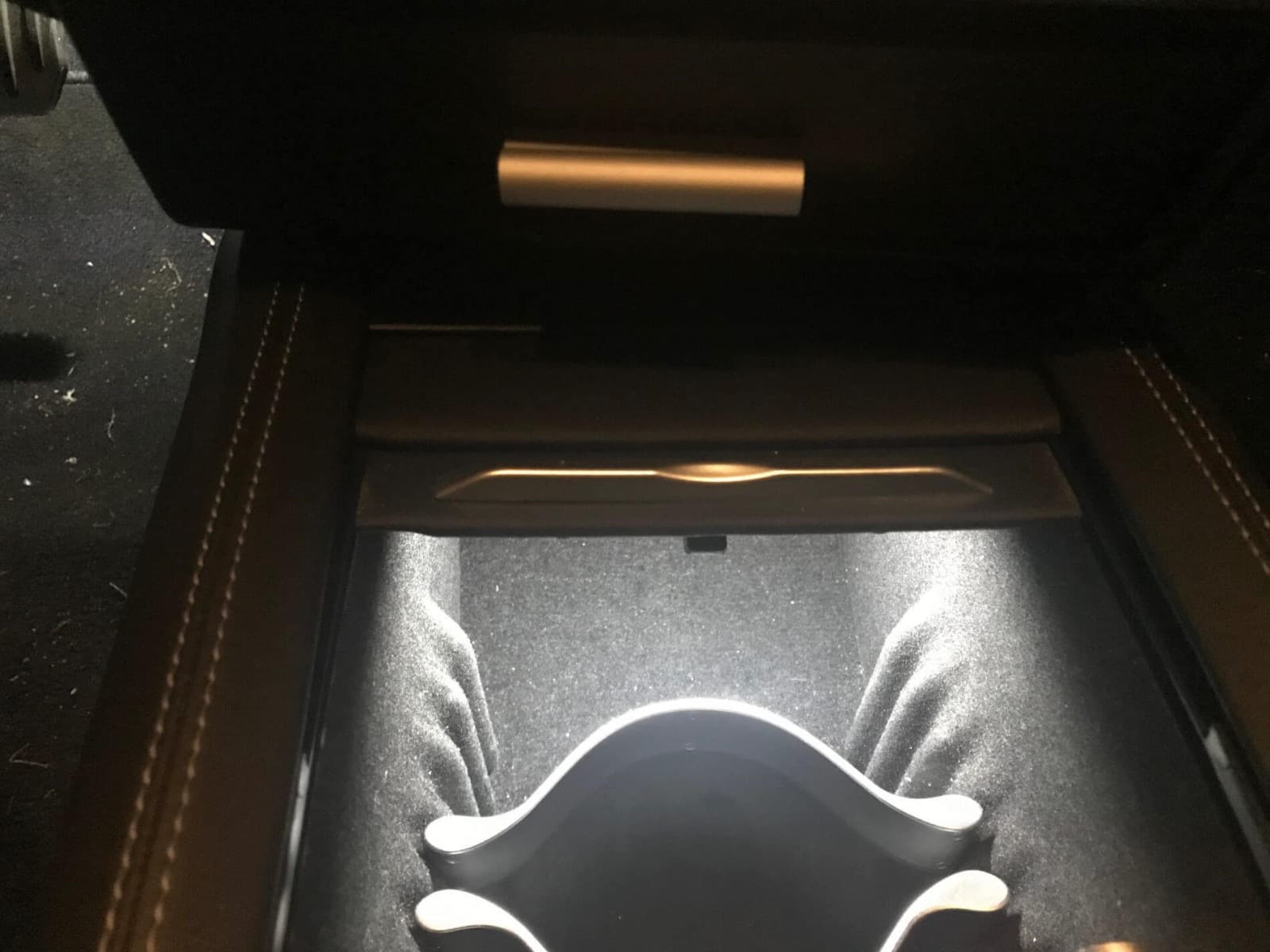 LED verlichting voor middenconsole met sensor